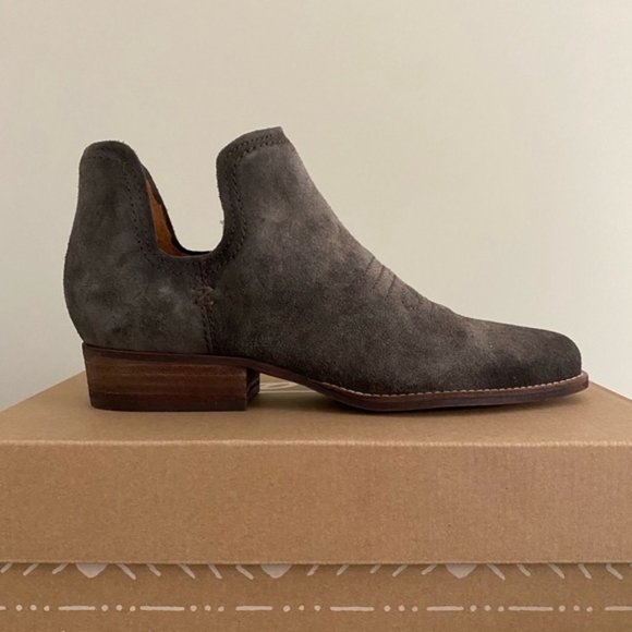 NWT - Zodiac Agatha Booties, Olive Suede, square toe, size 9 - Picture 5 of 10